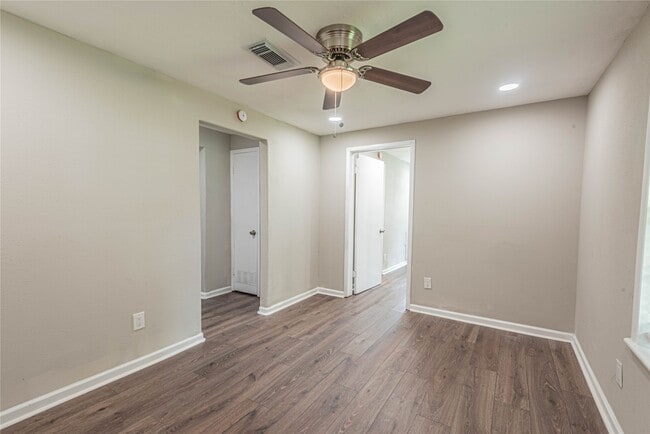 2110 N Galveston Ave