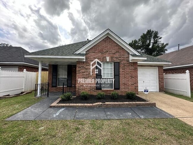 property at 3017 Meadows Ln