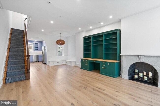 2215 Pine St in Philadelphia, PA - Building Photo - Building Photo