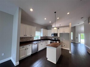 1894 Valley Forge Dr in St. Cloud, FL - Building Photo - Building Photo