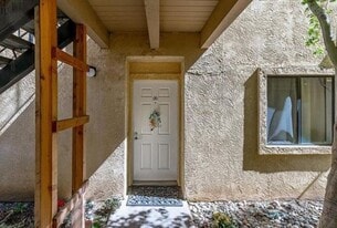 3424 Vintage Dr, Unit 147 in Modesto, CA - Building Photo