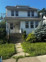 44 Hickory Ave in Bergenfield, NJ - Building Photo