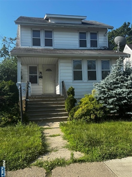 property at 44 Hickory Ave