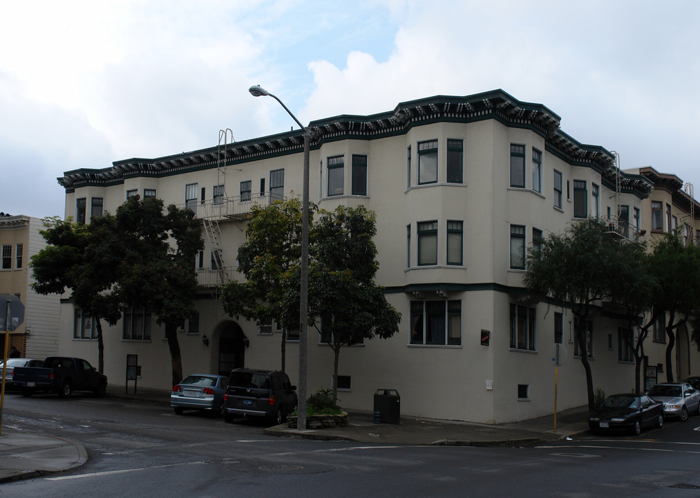 106 Sanchez in San Francisco, CA - Building Photo