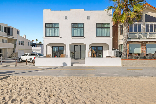 1628 W Oceanfront in Newport Beach, CA - Building Photo - Building Photo