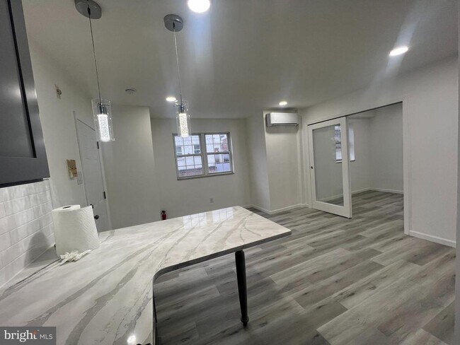 735 S 9th St in Philadelphia, PA - Building Photo - Building Photo