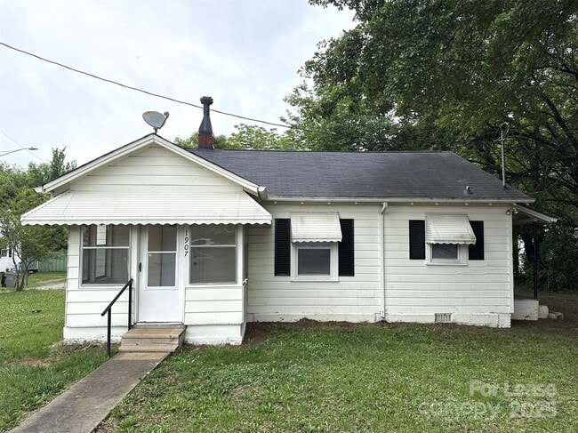 property at 1907 E Elm St