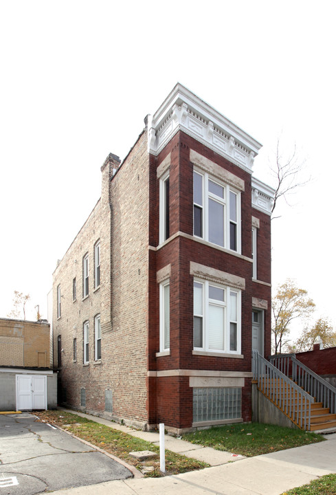 3813 W Cermak Rd in Chicago, IL - Building Photo