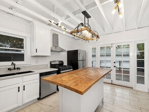 1139 N Summit Ave in Pasadena, CA - Building Photo - Building Photo