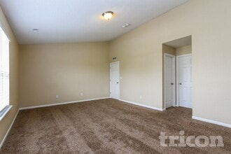 1745 Perry Commons Blvd in Indianapolis, IN - Foto de edificio - Building Photo