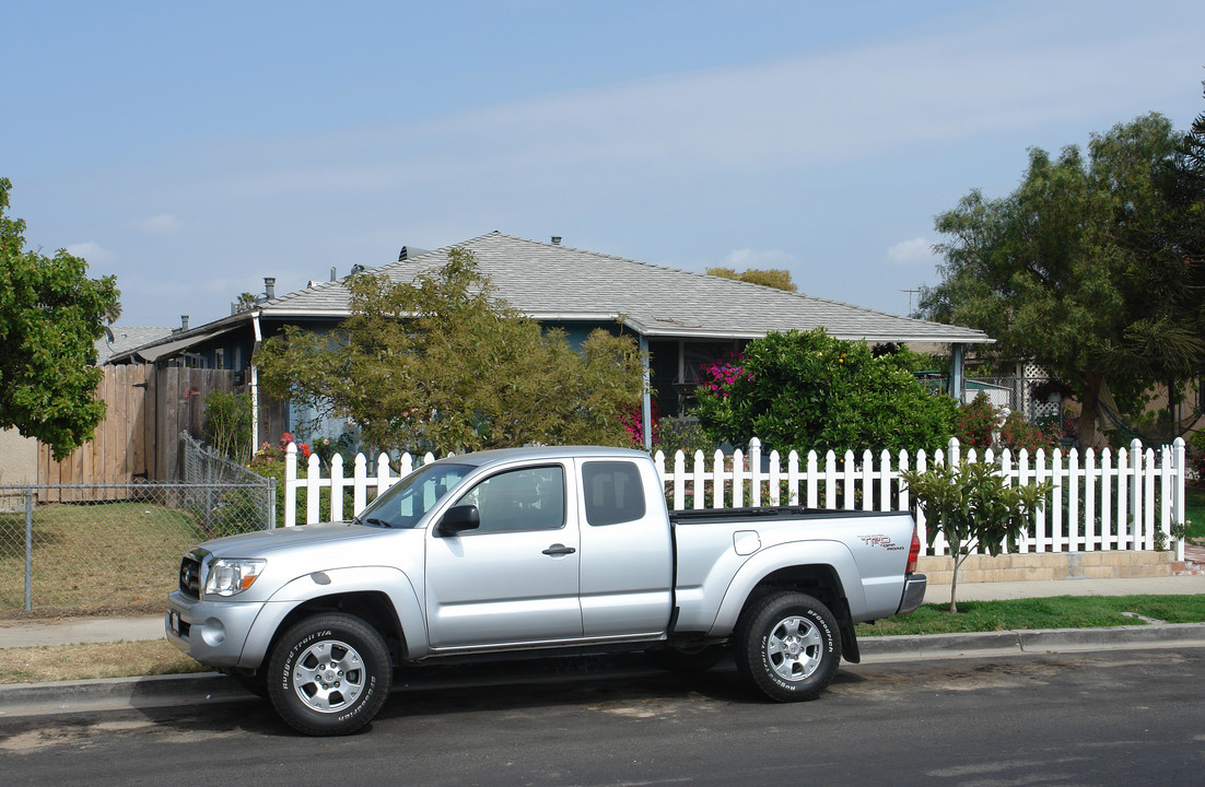 3210-3212 Olds Rd in Oxnard, CA - Building Photo