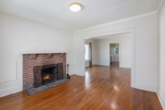 838 Pinecrest Dr in Ferndale, MI - Building Photo - Building Photo