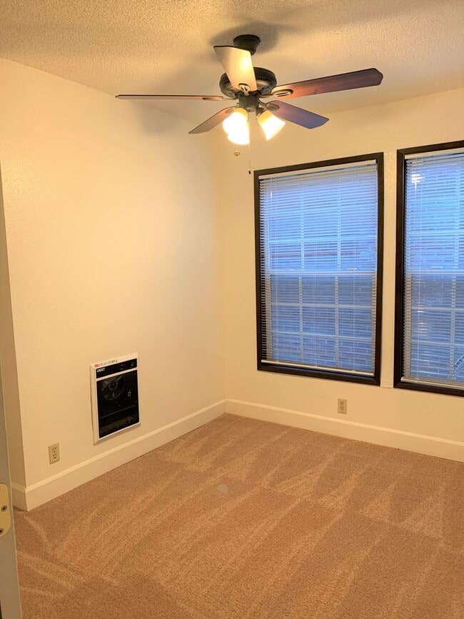 Harborview Apartments in Portland, OR - Building Photo - Building Photo