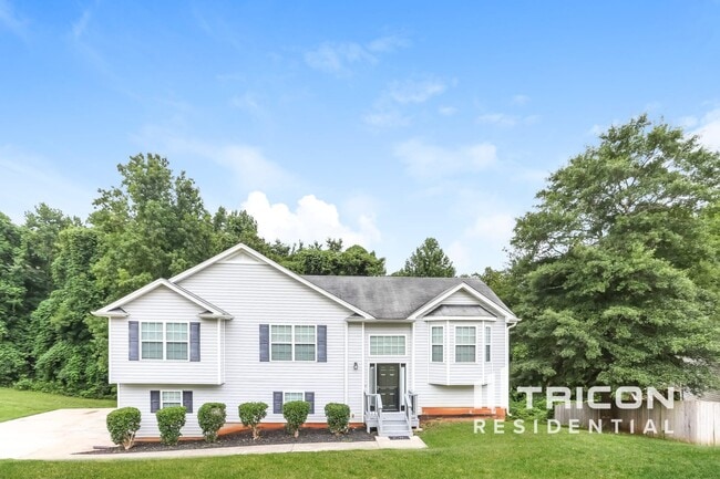 property at 90 Twin Oaks Ln