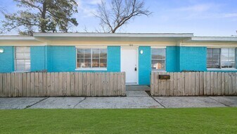 7810 Glass St in Houston, TX - Building Photo