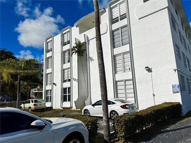 1075 93rd St in Bay Harbor Islands, FL - Building Photo - Building Photo