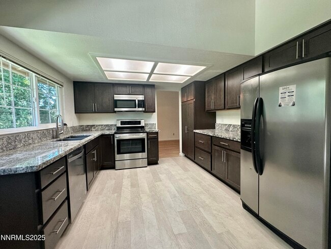 1965 Woodtrail Dr
