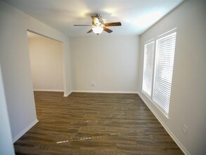 15318 Chestnut Falls Dr in Cypress, TX - Foto de edificio - Building Photo