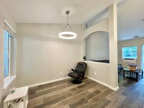 12123 NE 172nd Pl in Bothell, WA - Building Photo - Building Photo