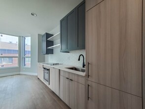 120 W Division St in Chicago, IL - Building Photo - Building Photo