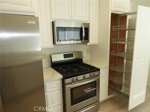 1554 Las Lunas St in Pasadena, CA - Building Photo - Building Photo