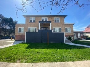 Fully Remodeled Great 2 bedroom apartment in Auburn, WA - Building Photo - Interior Photo