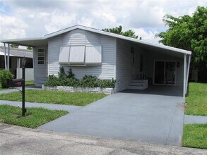 5249 NW 4th Terrace in Pompano Beach, FL - Building Photo - Building Photo