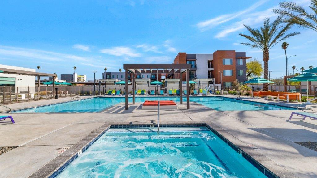 Melody on Main in Mesa, AZ - Building Photo