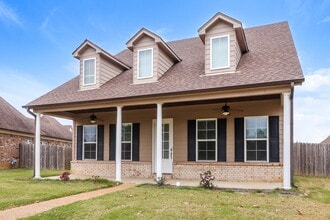 4743 W Petite Loop in Olive Branch, MS - Building Photo - Building Photo