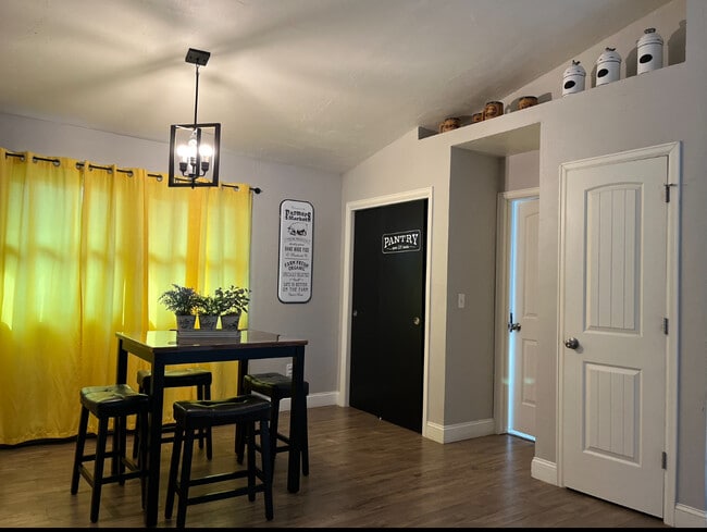 property at 2866 Elm Ave