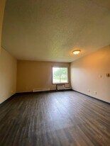 1245 Hardin Dr, Unit 23 in Carlisle, IA - Building Photo