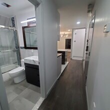 232 1st St, Unit 2 in Jersey City, NJ - Foto de edificio - Building Photo