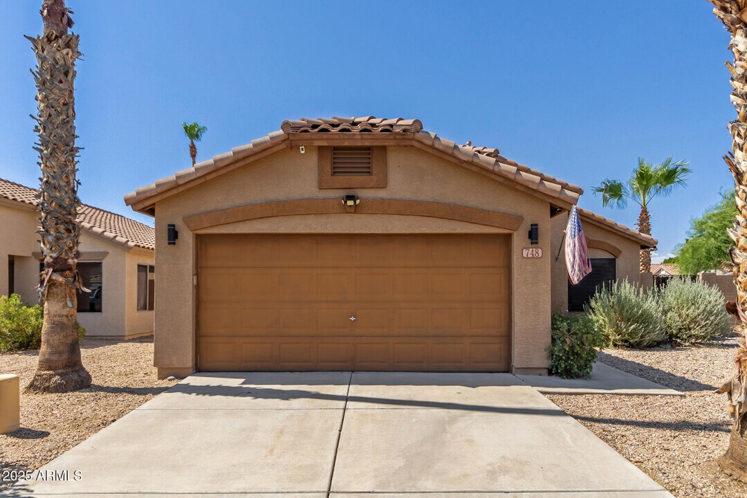 748 E Potter Dr in Phoenix, AZ - Building Photo