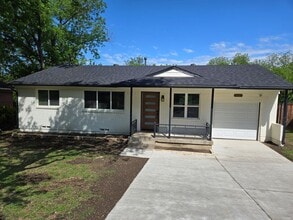 2647 Springvale Dr in Farmers Branch, TX - Building Photo - Building Photo
