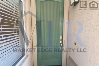 6535 E Superstition Springs Blvd in Mesa, AZ - Foto de edificio - Building Photo