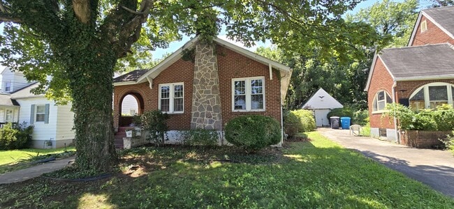 property at 3630 Roundhill Ave NW