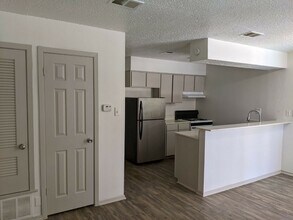 8505 Shoal Creek Blvd, Unit 5-211 in Austin, TX - Building Photo - Building Photo