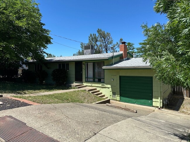 property at 1450 Riviera Dr