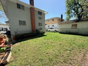 95 Graywood Rd in Port Washington, NY - Building Photo - Building Photo