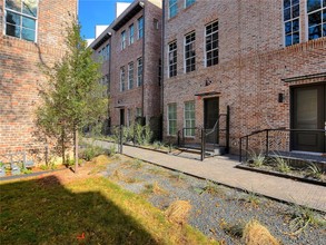 1305 Town Creek Dr-Unit -1 in Austin, TX - Building Photo - Building Photo