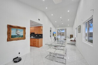 5514 SW 28th Terrace in Fort Lauderdale, FL - Building Photo - Building Photo