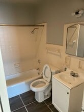 2322 W Juneau Ave in Milwaukee, WI - Building Photo - Building Photo