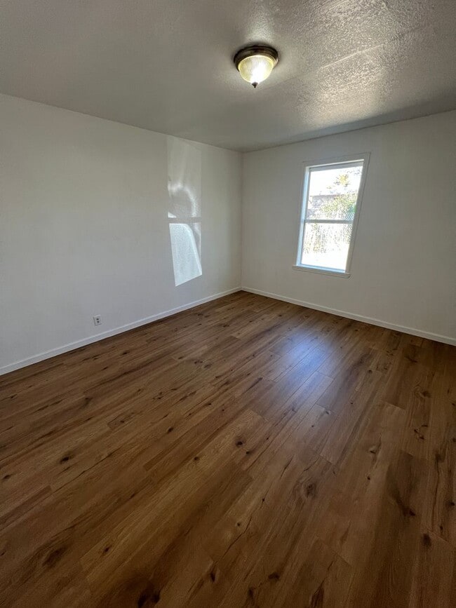 property at 302 N Forest St