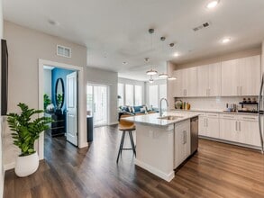 Cedar Heights in Austin, TX - Foto de edificio - Building Photo