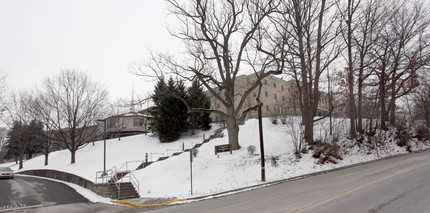 Baptist Manor in Pittsburgh, PA - Foto de edificio - Building Photo