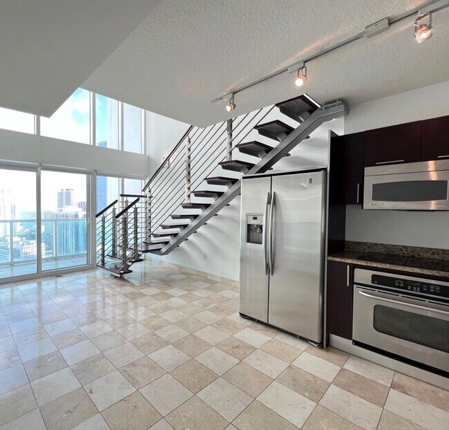 41 SE 5th St, Unit 2211 in Miami, FL - Foto de edificio - Building Photo