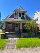 1625 Walnut Ave, Unit Upper 1 bedroom in Niagara Falls, NY - Building Photo