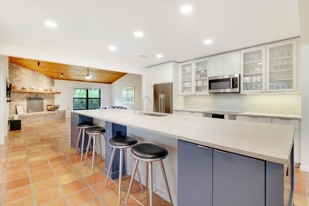 10661 SE Le Parc in Tequesta, FL - Building Photo