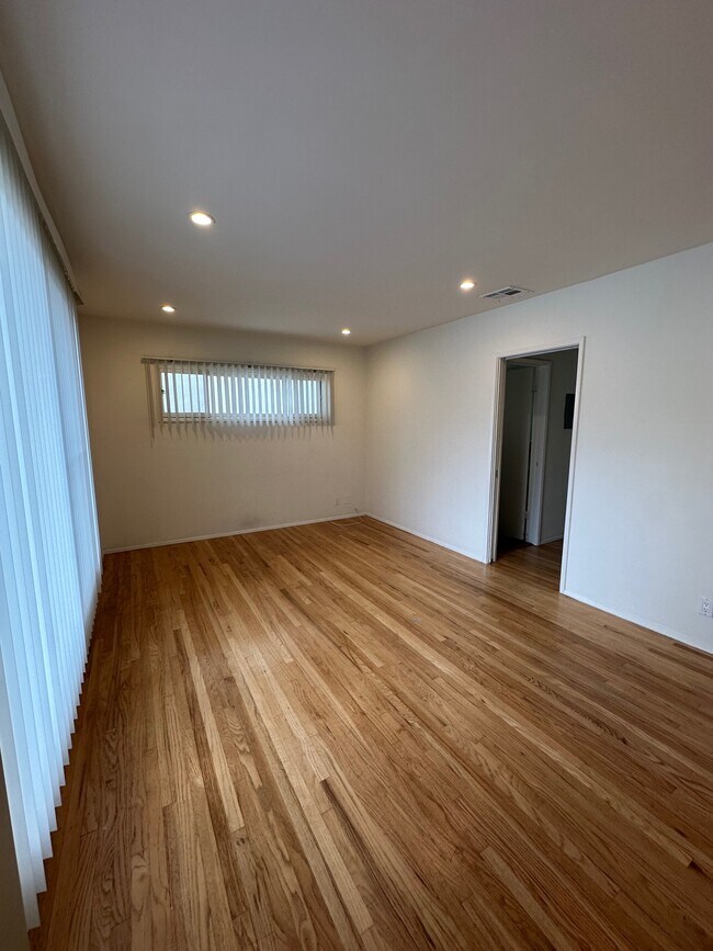 1212 N Formosa Ave in West Hollywood, CA - Building Photo - Building Photo