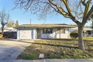 1101 Snead Dr in Modesto, CA - Building Photo